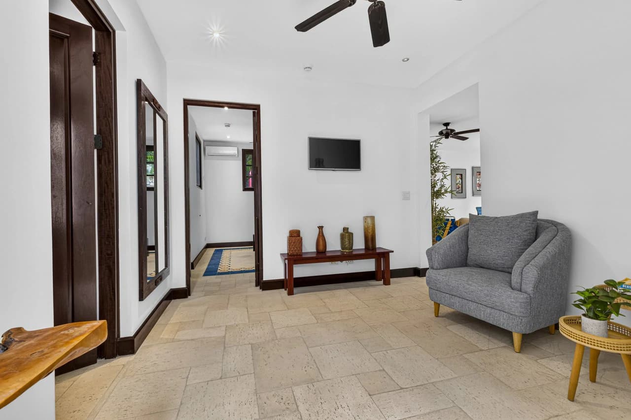 16 Avenida La Antigua: Renovated Turn- Key Living in the Heart of Las Catalinas - photo 15