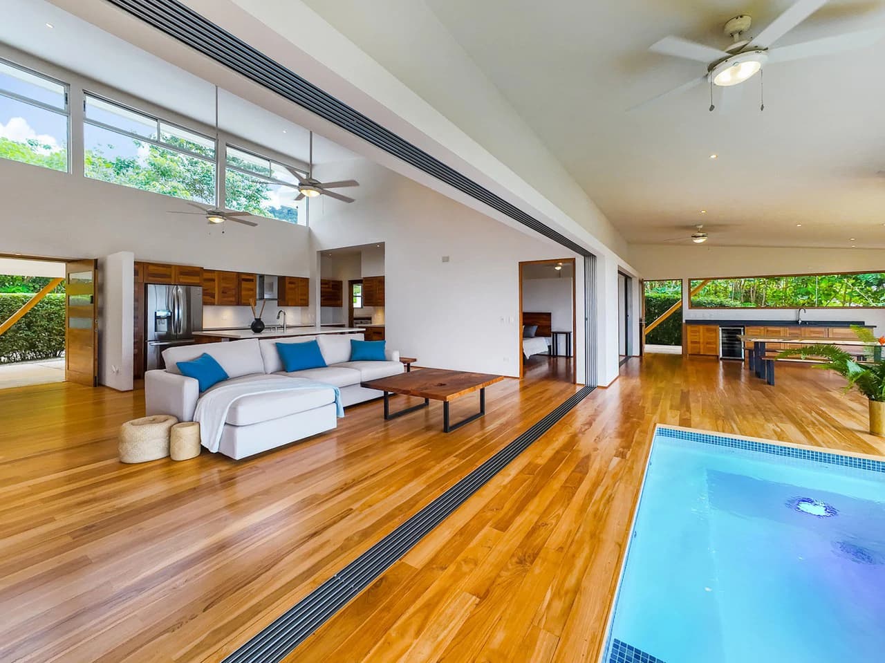 Mar Mystique Haven: Your Dream Home with Stunning Ocean Views - photo 6