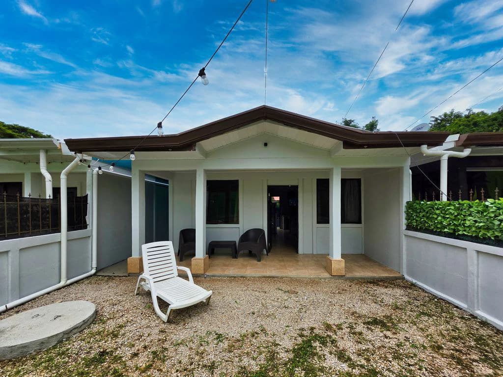 Casa Elo: Home Close to the Beaches, Combining Local Living with Rental Potential - photo 1