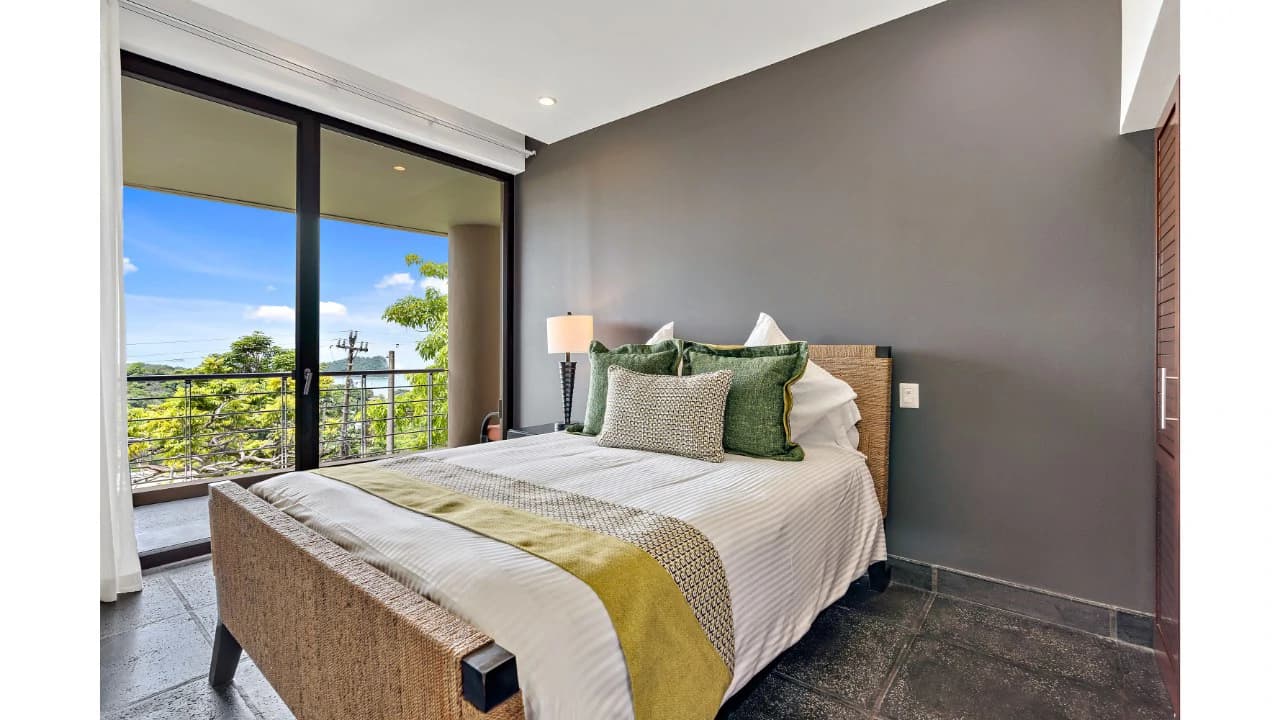Penthouse: Live in the number one luxury development with private beach in the national reserve of Manuel Antonio - photo 15