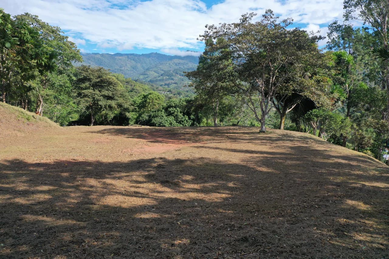 Stunning 2.4 Acre Property in Quebradas San Isidro del General - photo 6