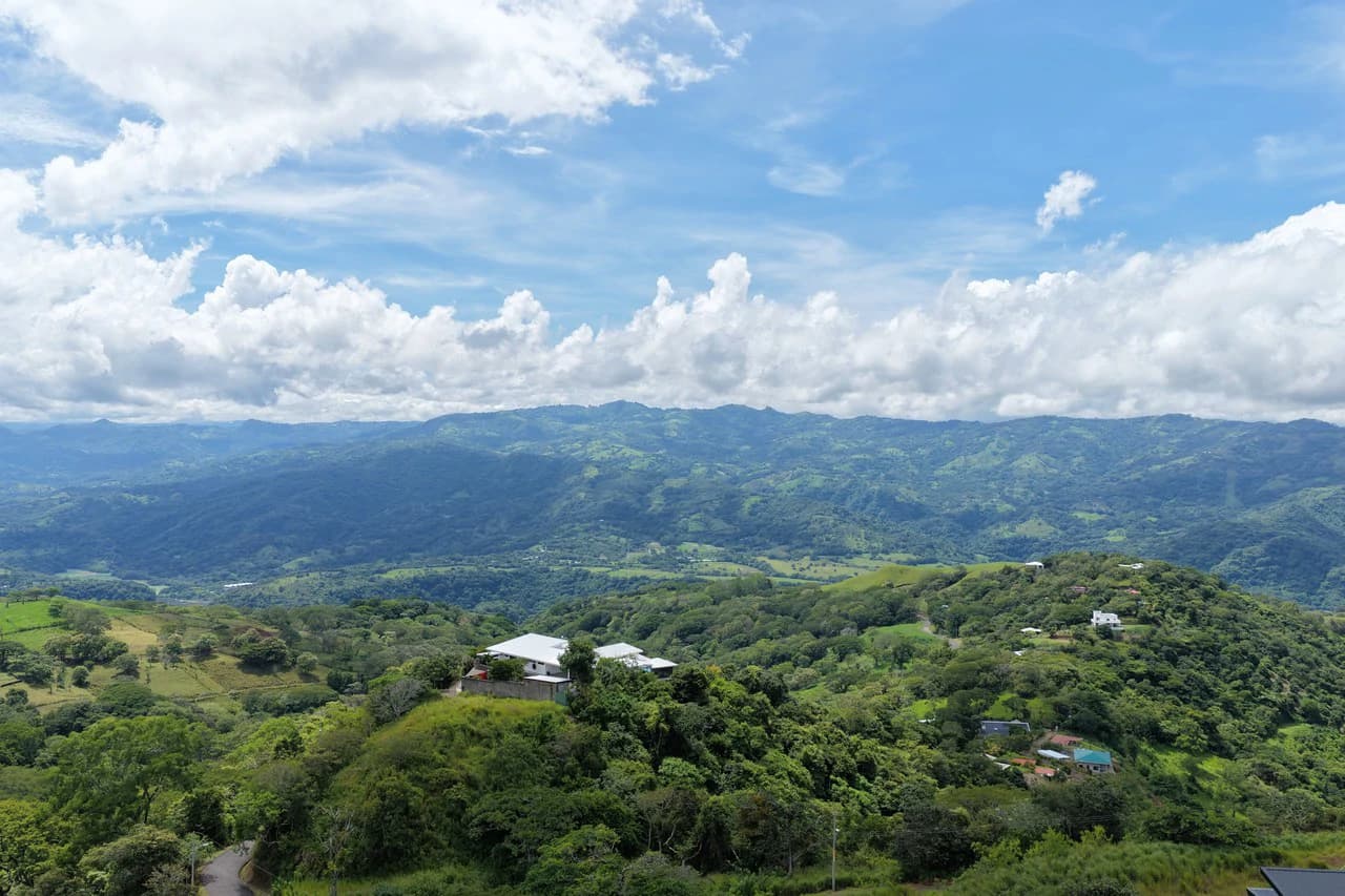 Brand-New Home for Sale in Vista Guácimo, Atenas | Infinity Pool | 180° Views - photo 50