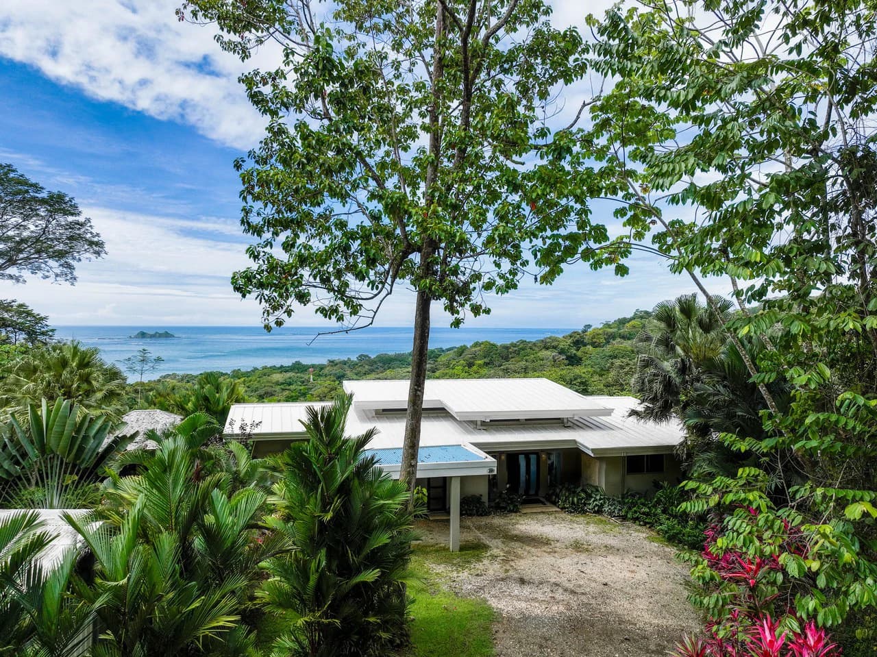 Luxury Villa with Guest House and Ocean Views of Costa Ballena - photo 56