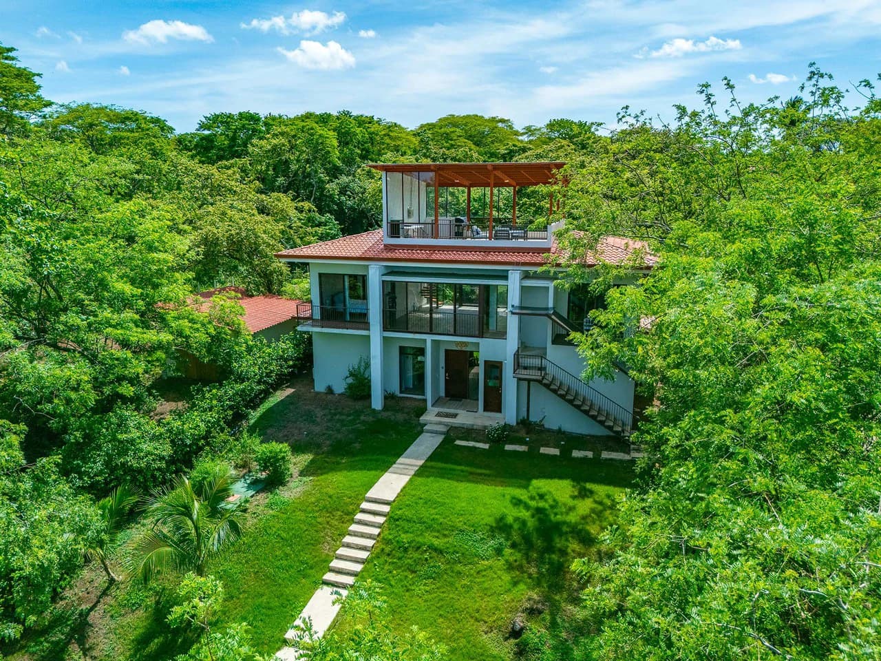 Casa Tuga: 4BR Ocean View Home with Pool, Steps from the Beach - photo 8