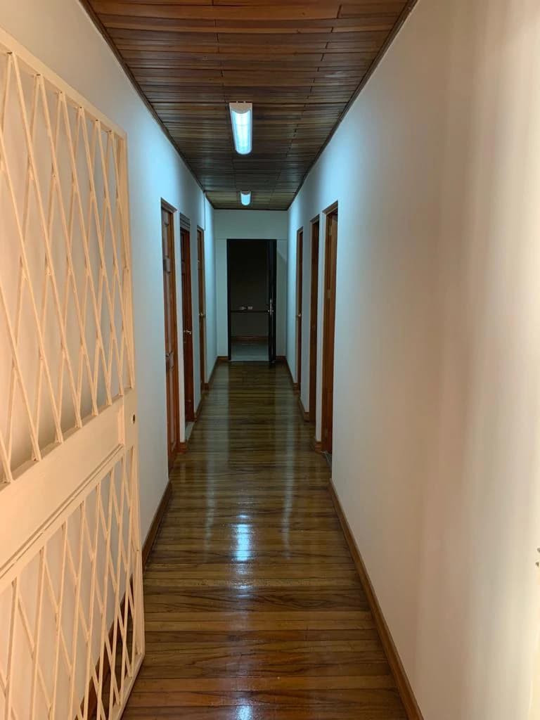 Building in Los Yoses - Three-level ready-to-operate - photo 18