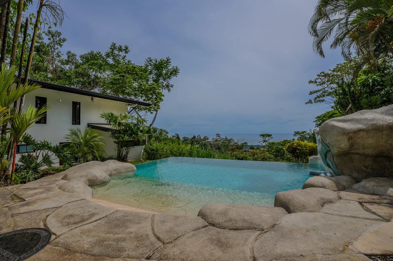 Casa La Roca, Whale's Tail 3 Bedroom Home In Uvita!: Mountain House For Sale in Uvita - photo 15