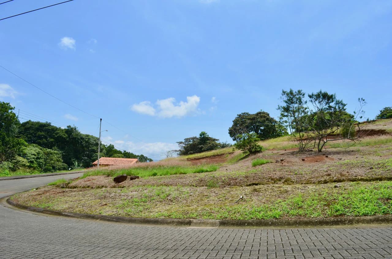 Countryside and Mountain Home Construction Site For Sale in Alajuela - photo 2