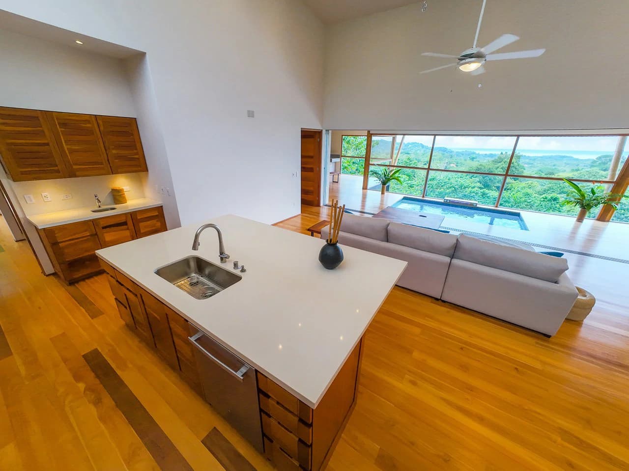 Mar Mystique Haven: Your Dream Home with Stunning Ocean Views - photo 20