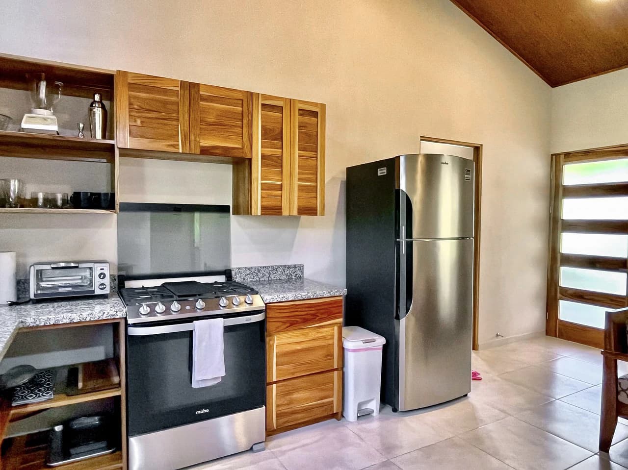 .075 ACRES – 2 Bedroom New Construction Home, Walk to the River, 5min to Playa Matapalo, 15min to Dominical!!!! - photo 13