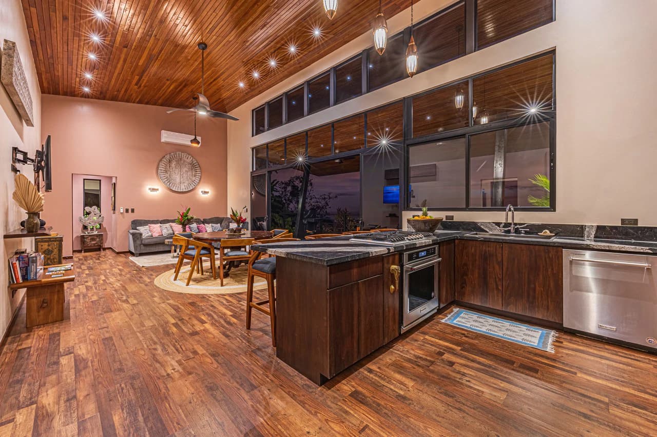 Casa Markissa: Luxury Oceanview Villa with Proven Rental Income. - photo 15
