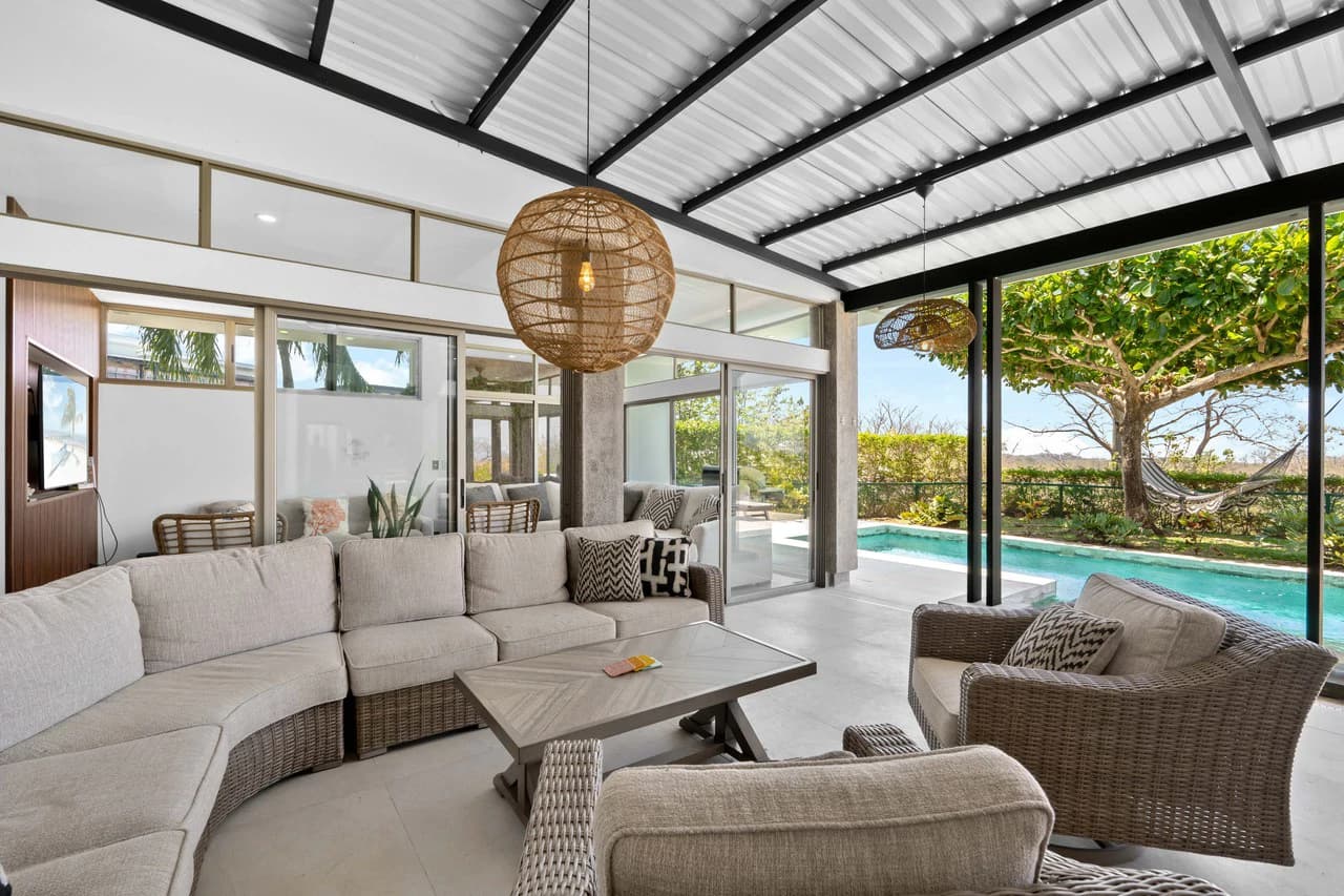Casa Hijau: Modern Ocean-View Surf Home in Marbella - photo 4