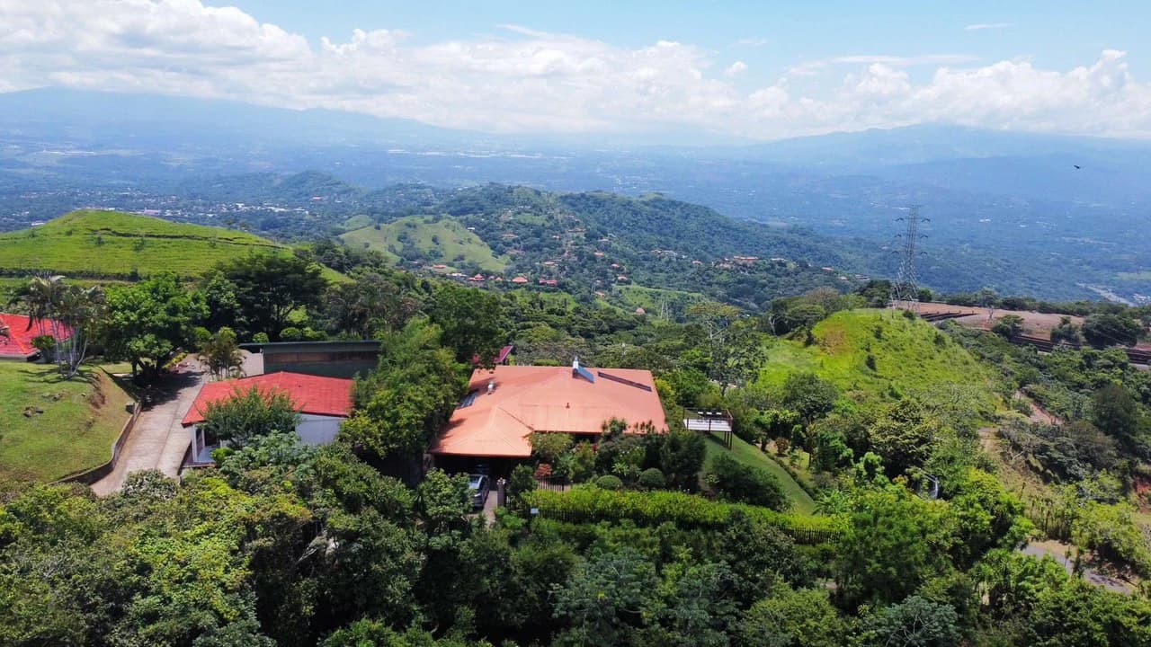 Casa Pristine Elegance: A Rare Costa Rican Estate with Unobstructed City-to-Ocean Views! - photo 1