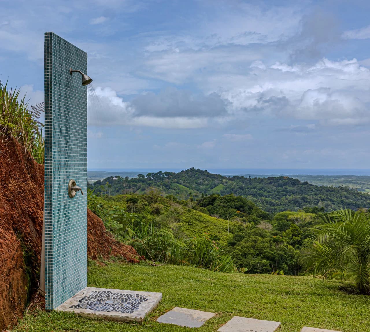 CHONTALES NEW VILLA WITH PANORAMIC OCEAN AND MOUNTAINS VIEWS: Mountain Villa For Sale in Ojochal - photo 36