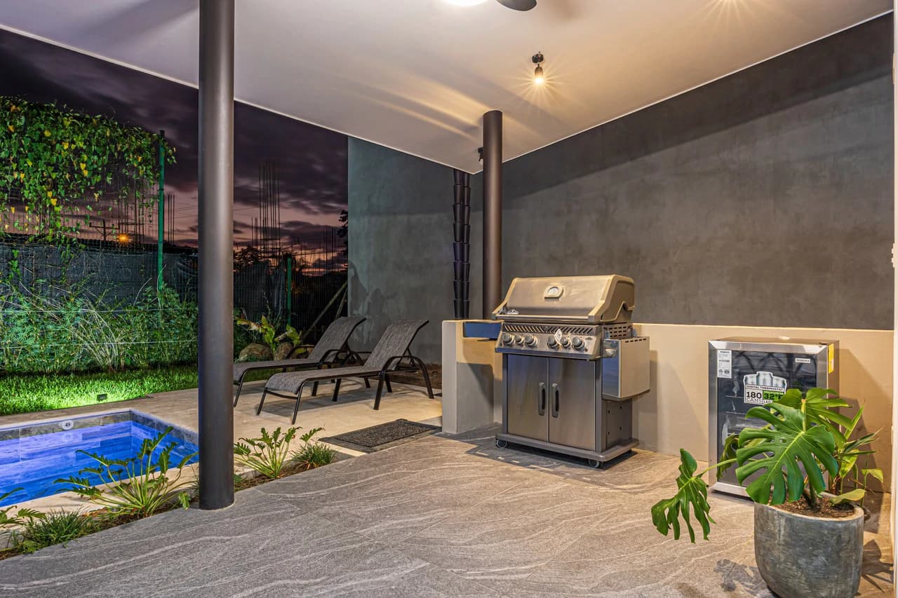 STYLISH 3 BED, 3 BATH BRAND NEW VILLA IN UVITA.: Mountain Villa For Sale in Uvita - photo 4