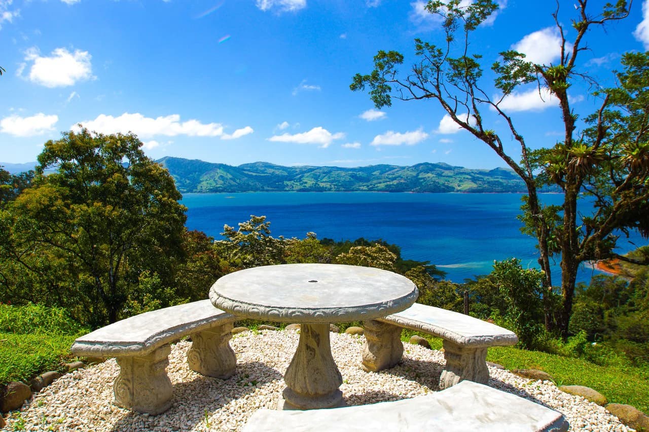 Luxury Vacation Rental Villas for Sale with Amazing Views of Lake Arenal - photo 3