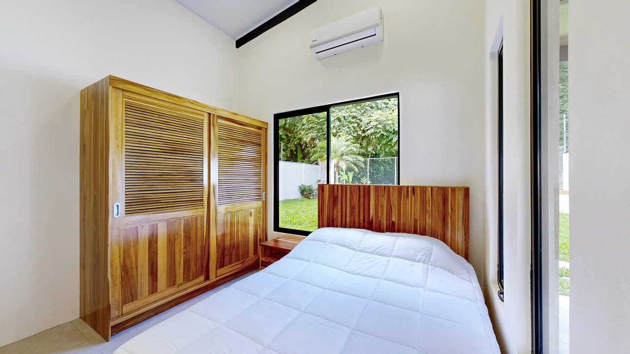 Brand New 3 bed, 2 Bath Home with creek and Jungle views. - photo 13