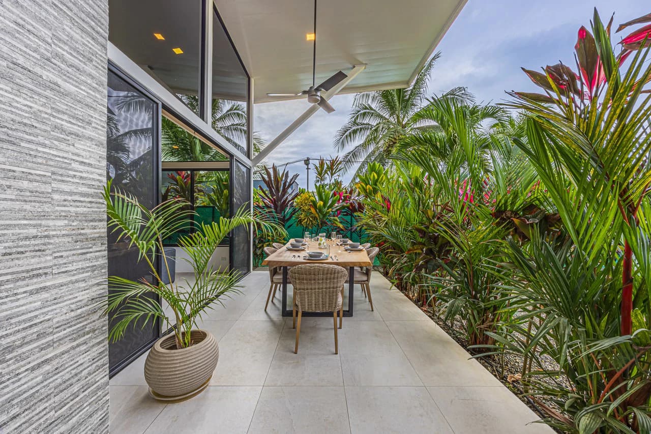 Elegant Tropical Home | 5 Minutes from Marino National Park: Near the Coast House For Sale in Bahía Ballena - photo 60
