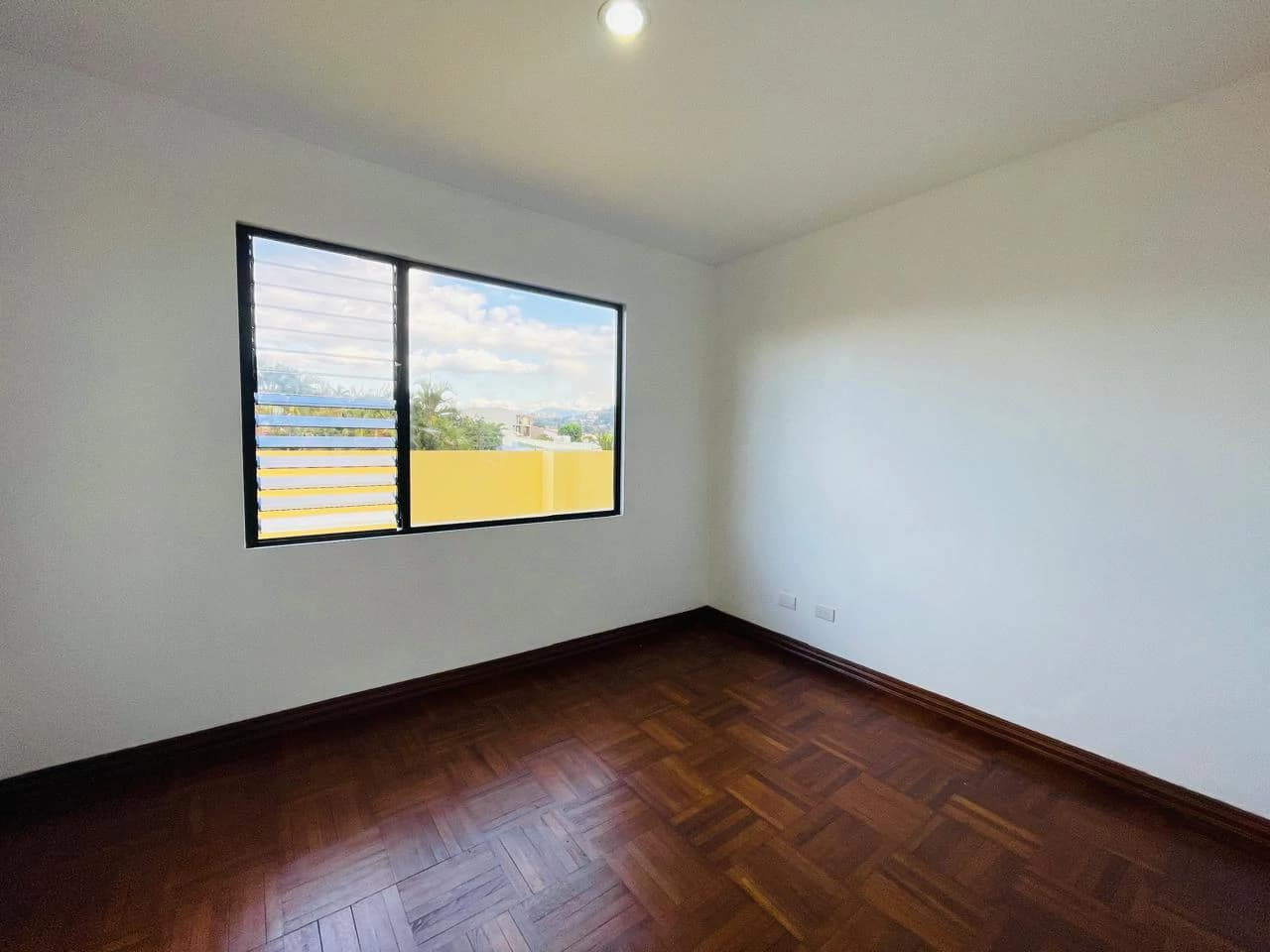 3 Bedroom apartament for sale with appliances in Trejos Montealegre Escazu Costa Rica - photo 2