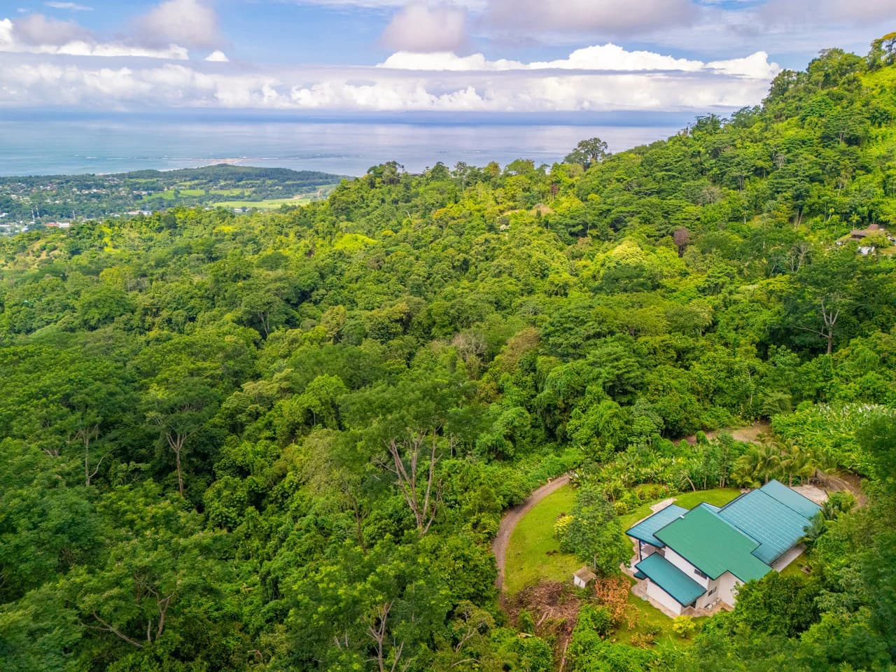 Luxury Ocean View Retreat Overlooking the Whale’s Tail – Proven Rental in Gated Enclave - photo 3
