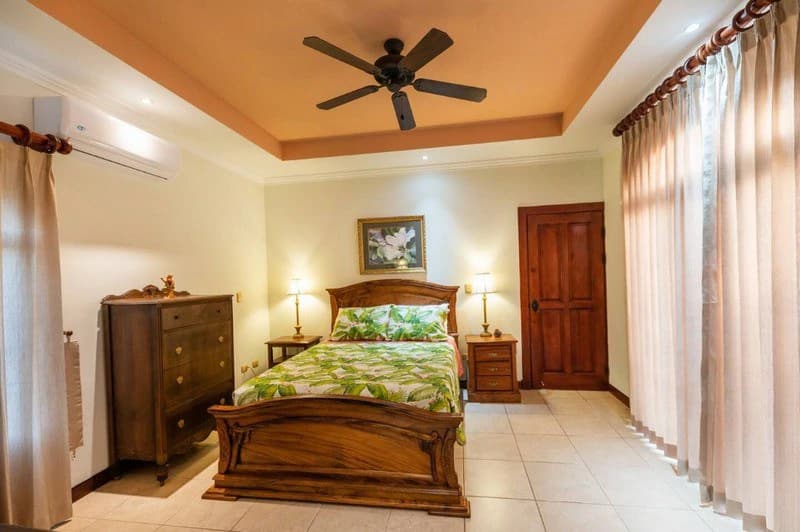 Amazing Casa Grande: Enormous Home with Pool near the Beach in a highly sought after Community! - photo 27