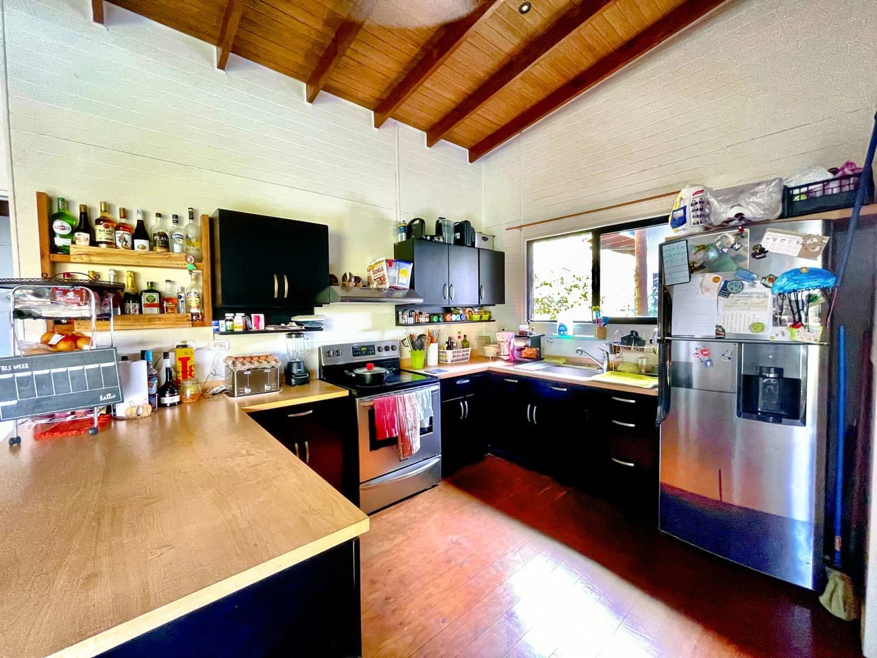 2.24 ACRES – 7 Bedrooms Ocean View Boutique Hotel With Two Pools, 5 Minutes to Uvita, Multiple Rental Options!! - photo 36