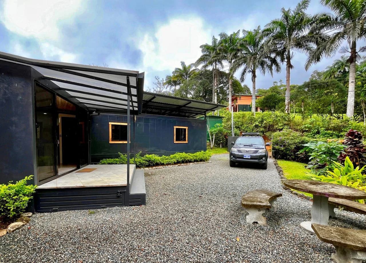 0.19 ACRES – 3 Bedroom Container Homes With Additional Building Lot,15min to Dominical and Beaches!!