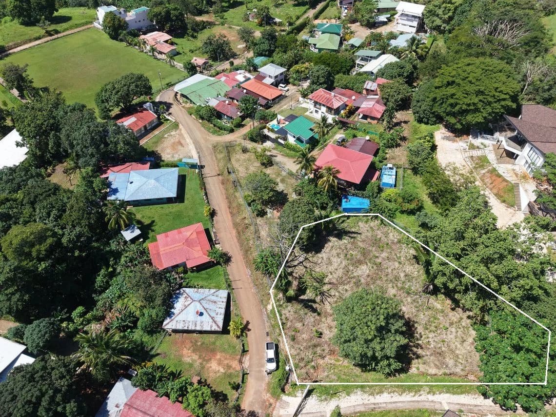 LOTE ALTO: Last Affordable 857 m² Lot in Peaceful Santo Domingo Village, Just 10 Minutes from Samara Beach