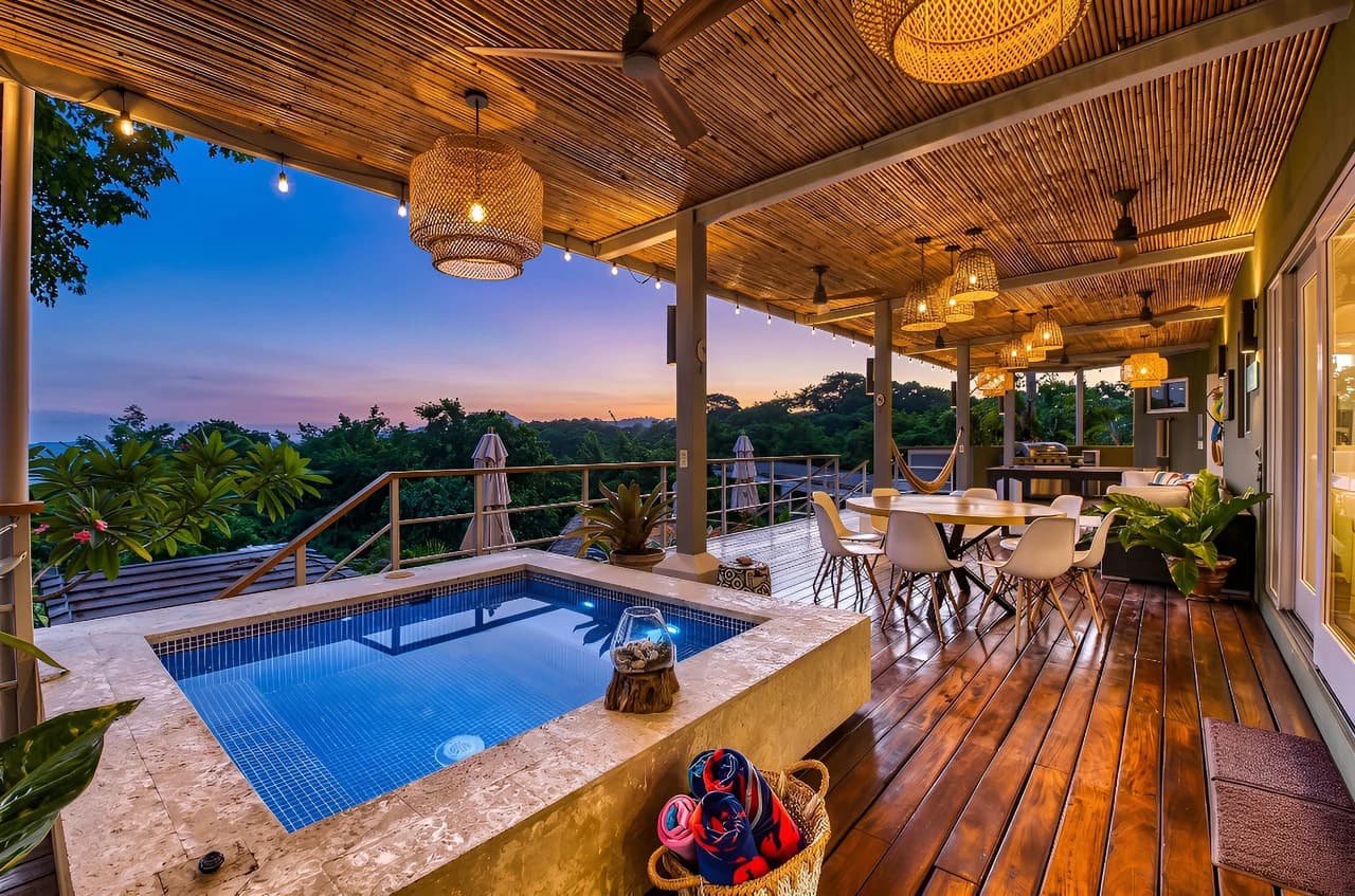 Casa Pochote: Artisan Luxury Villa Near Tamarindo | Pool, Jacuzzi & Langosta Beach Club Membership Included - photo 4