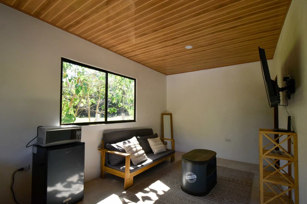 Home and Rental Apartment in Quiet Neighborhood - photo 21