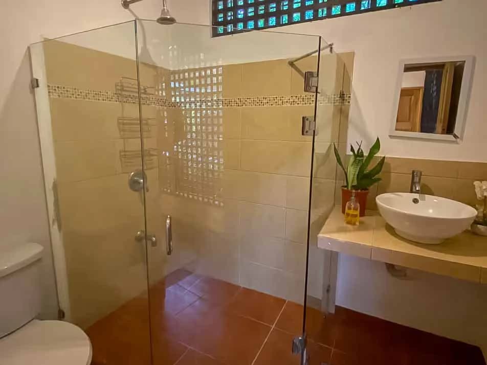 Rancho Paraiso: 3BR Home Plus Apt with Room to Expand - photo 16