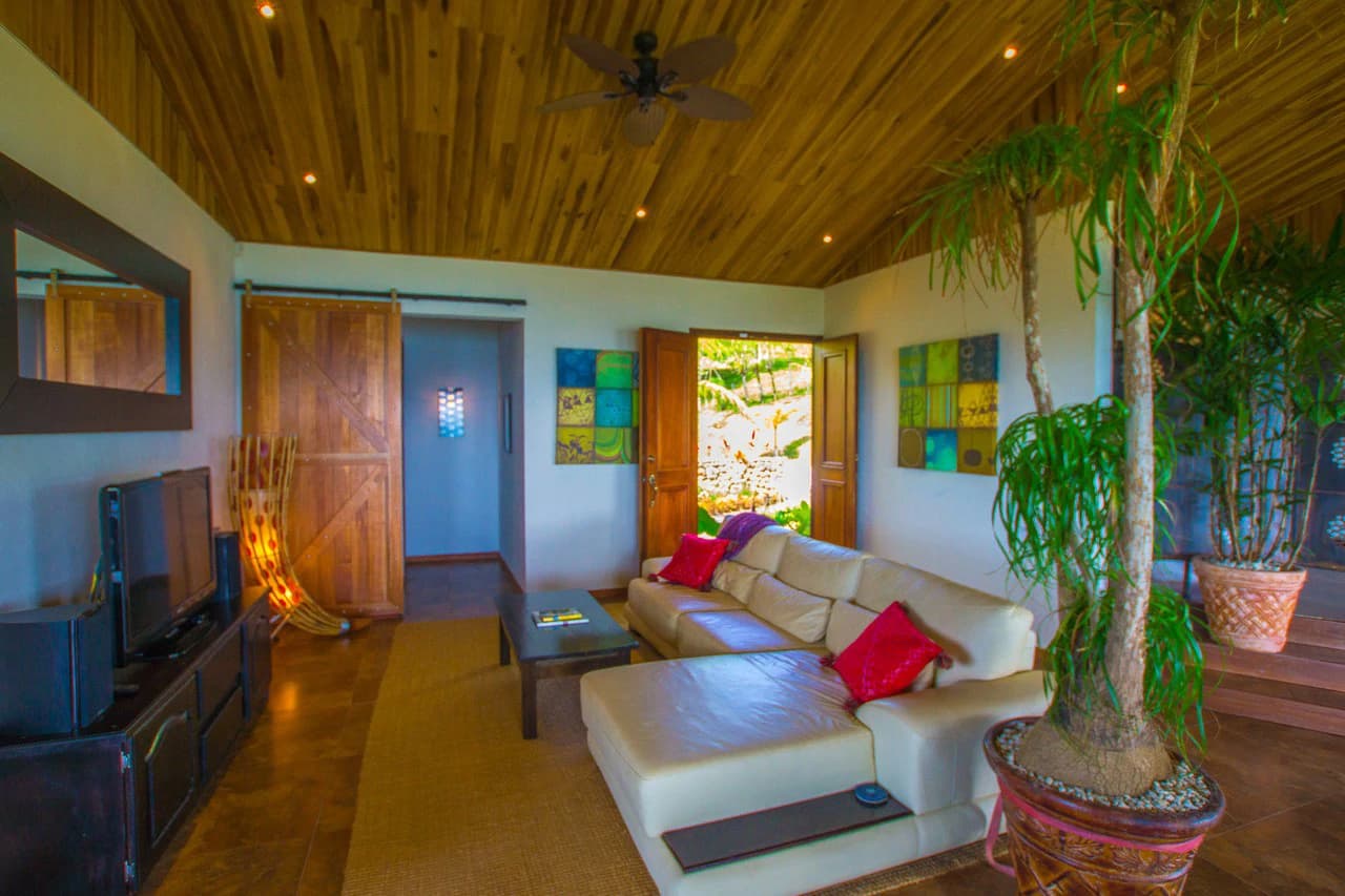 Luxury Vacation Rental Villas for Sale with Amazing Views of Lake Arenal - photo 43