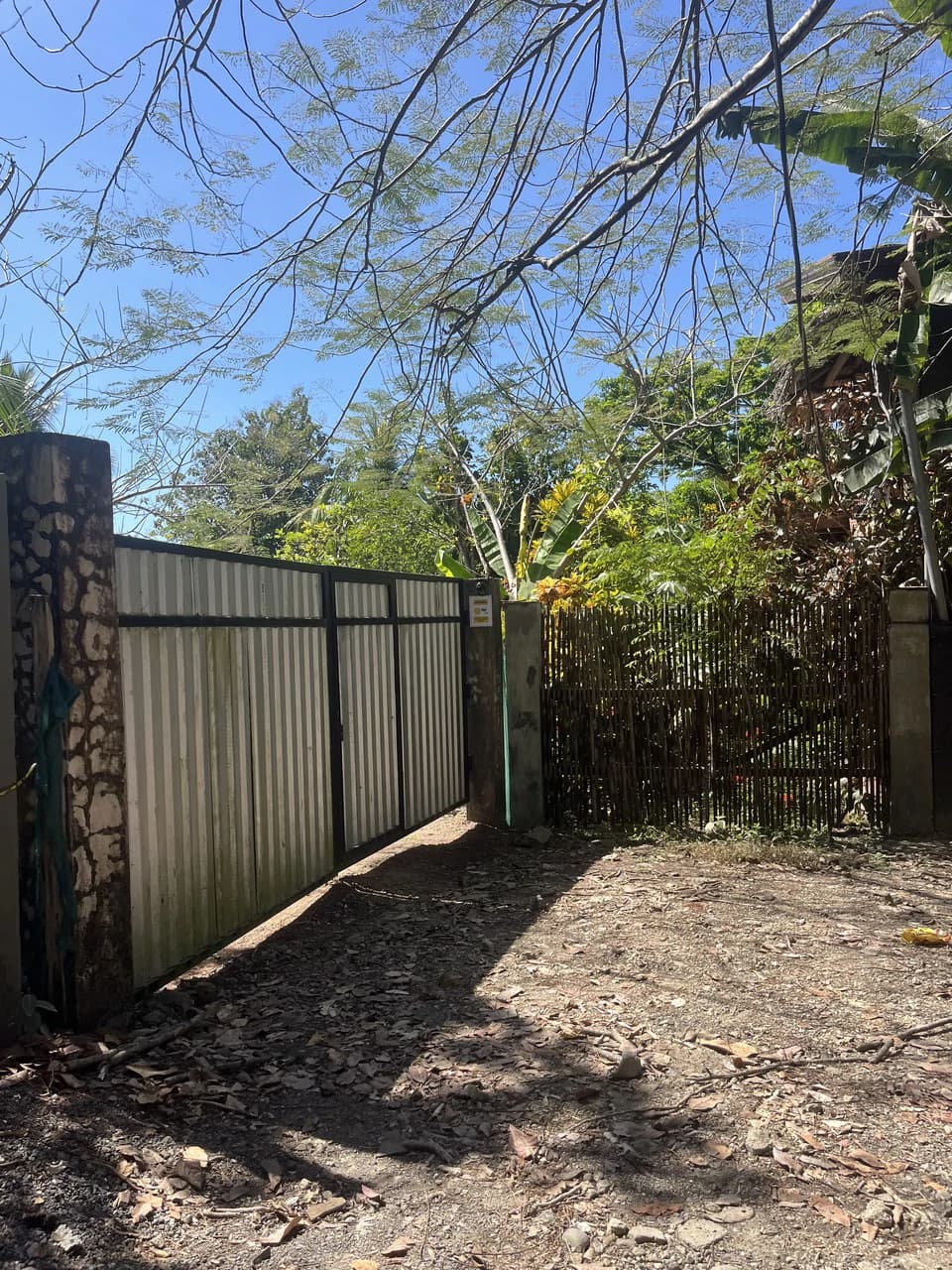 400m2 Walk to the Beach in Hermosa: With Two structures ready for remodeling with great rental potential - photo 4