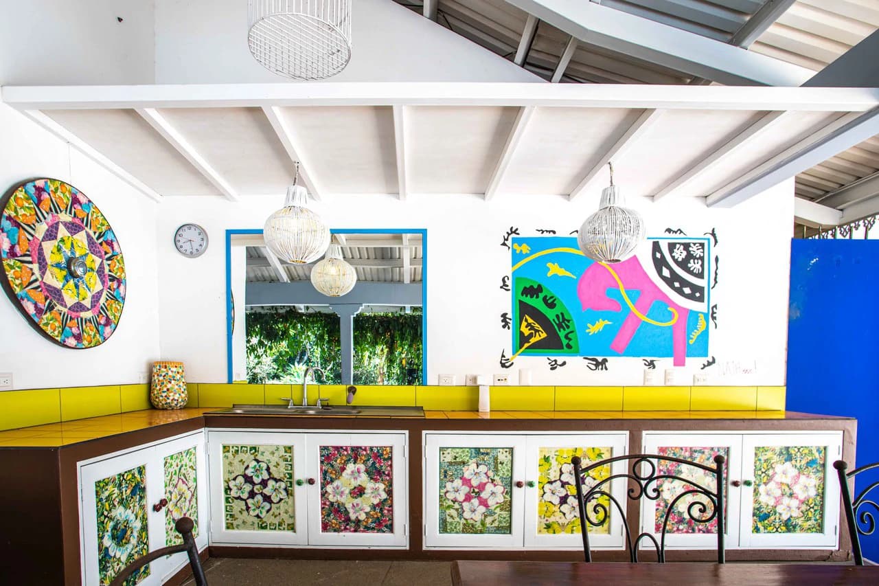 LUXURY PROPERTY HOUSE AND 5 APARTMENT SANTA ANA: Incredible property to live or invest. Ideal for single space. . This beautiful property measures 4857 m2 of lot with a street front of 23m2 and 432 m2 - photo 35