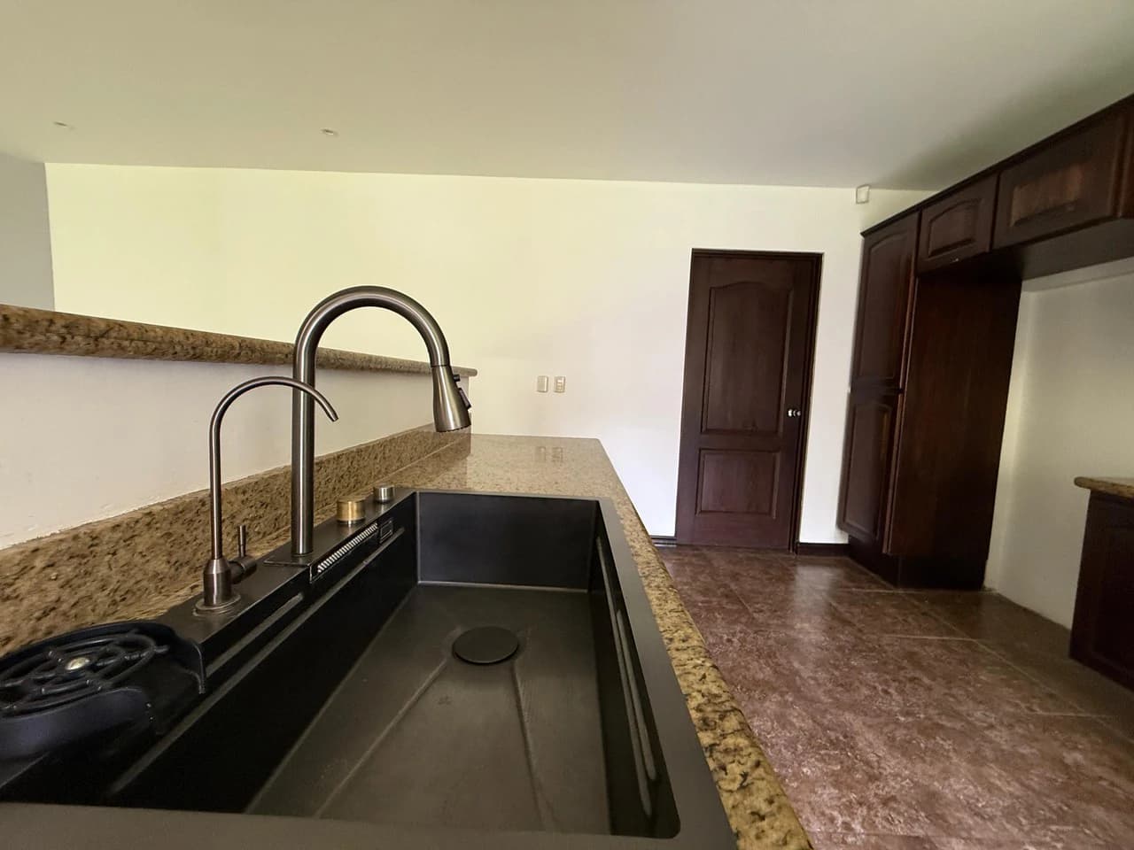House for sale with garden in Brasil de Santa Ana Costa Rica - photo 9