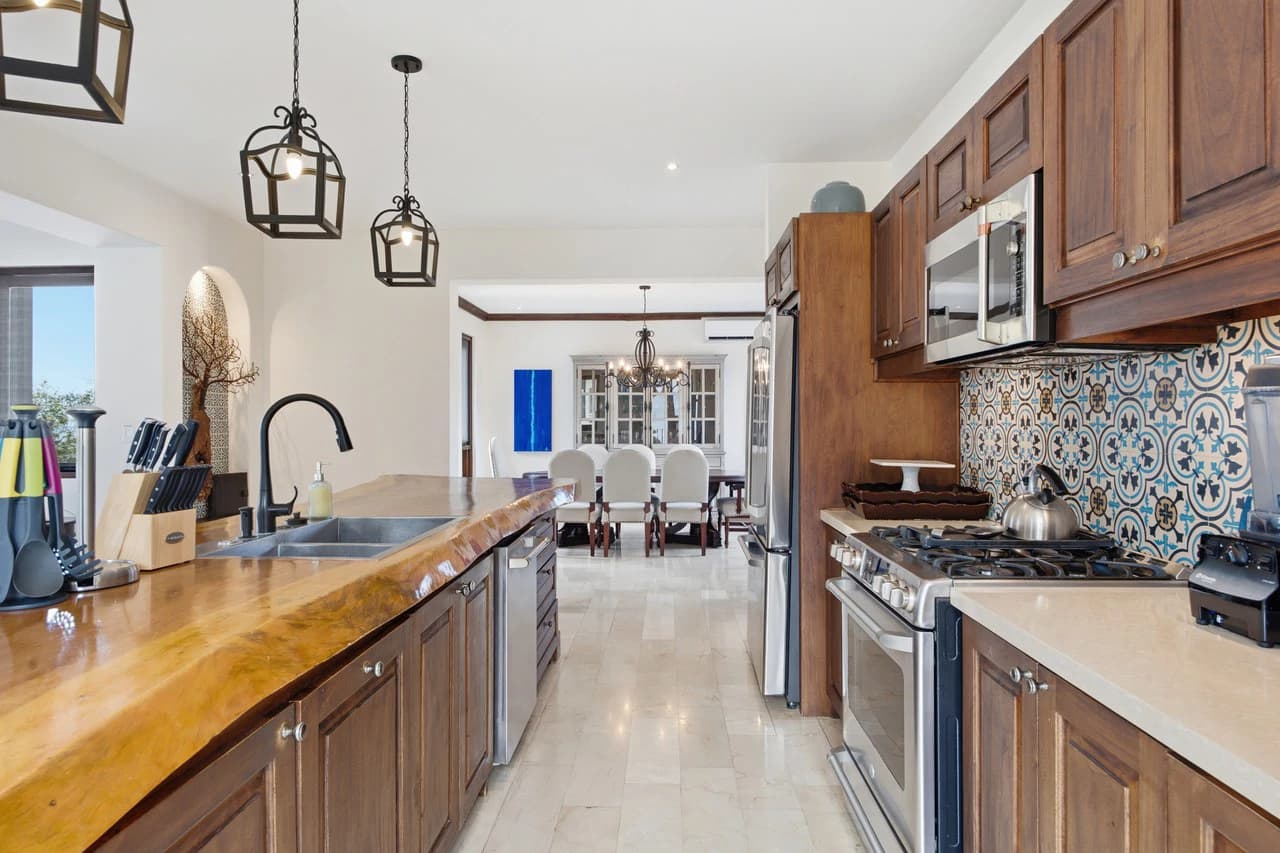 7 Calle La Ronda: Elegant 3-Story Ocean View Hillside Home in Las Catalinas - photo 5