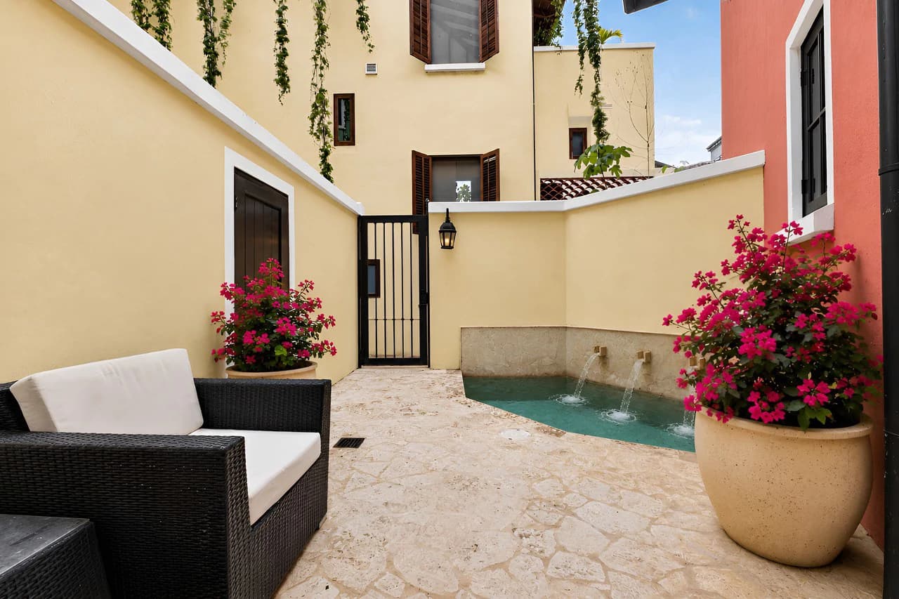 16 Avenida La Antigua: Renovated Turn- Key Living in the Heart of Las Catalinas - photo 9