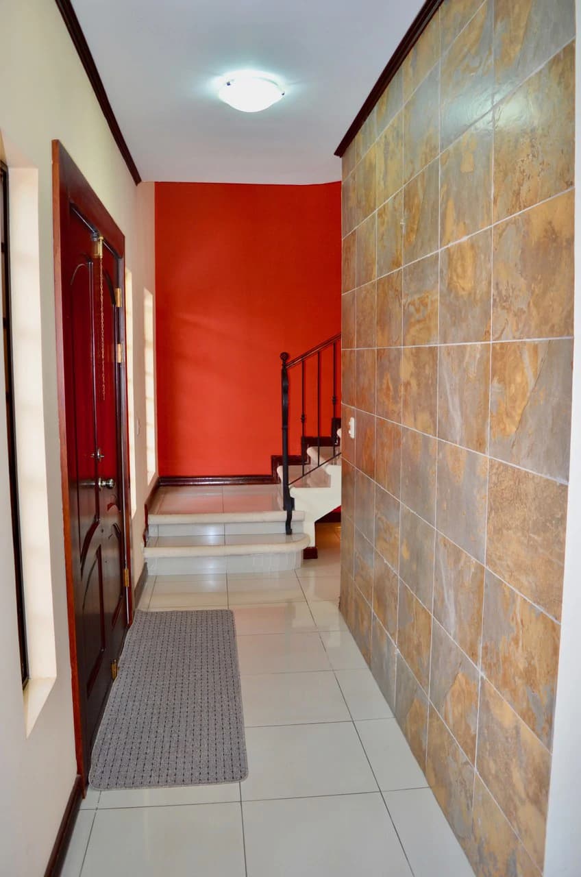 Gorgeous 4 Bedroom house for sale in Santo Domingo de Heredia - photo 19