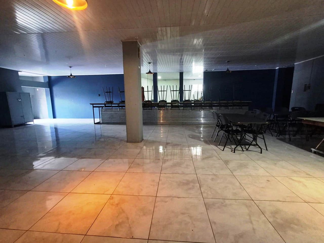 RARE Downtown Commercial: 2 level Commercial building in the heart of Grecia! - photo 9