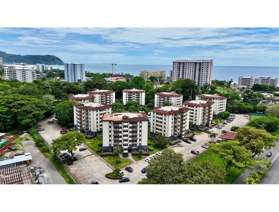 Spacious 3-Bedroom Apartment in Costa Linda with Community Pool in Jacó - photo 2