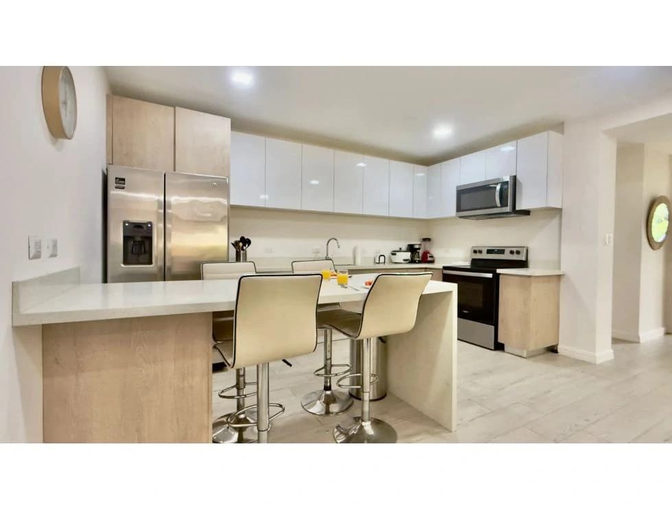 Luxury Apartment in Herradura: 2 Bedrooms, Balcony, and Pool Access - photo 13