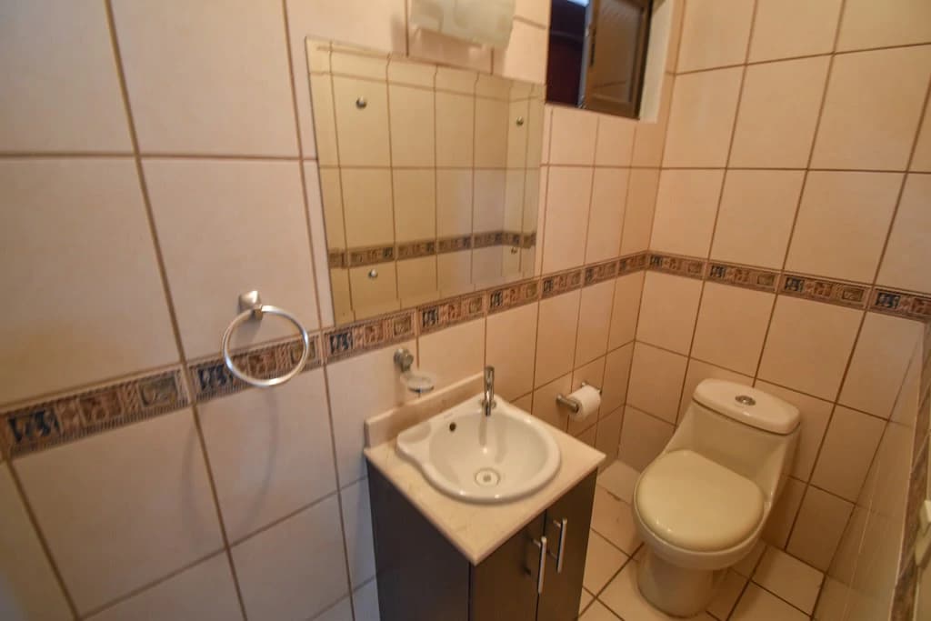 Excelente Oportunidad Propiedad con 2 casas en Trejos Montealegre: House For Sale in Trejos Montealegre - photo 9