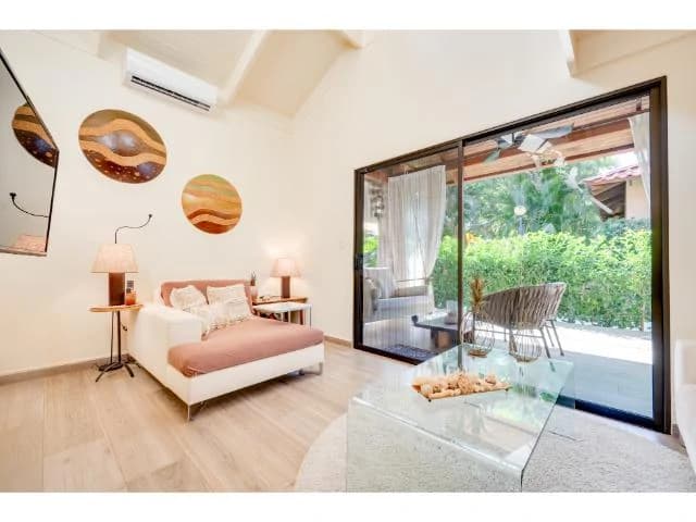 Luxury double Condos for Sale in Playa Potrero, 800 mts away from Penca Beach, with a wonderful common swimming pool and jacuzzi in tropical garden - photo 3