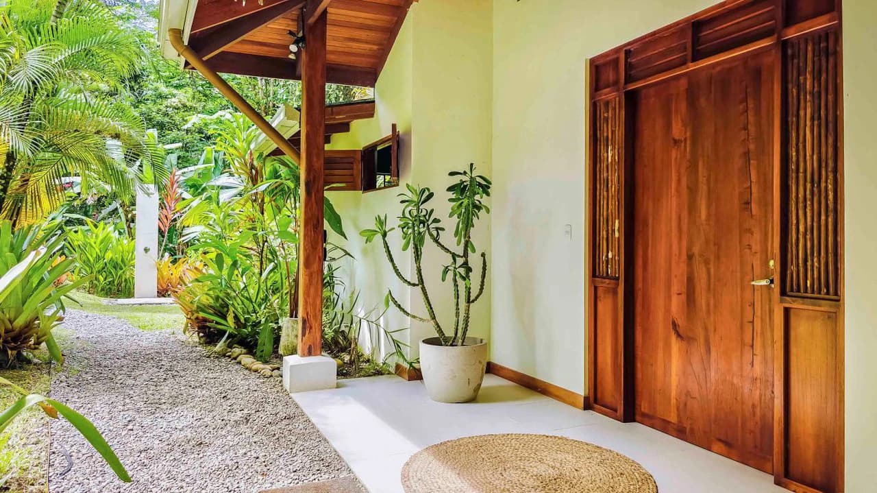 ID 498 - 3 Bd/3Ba w/Pool on 21,000m2 Lot, Punta Uva: Hilltop Estate with Expansive Outdoor Living, Infinity Pool, and Solar Power on 2.1 Hectares of Titled Land - photo 31