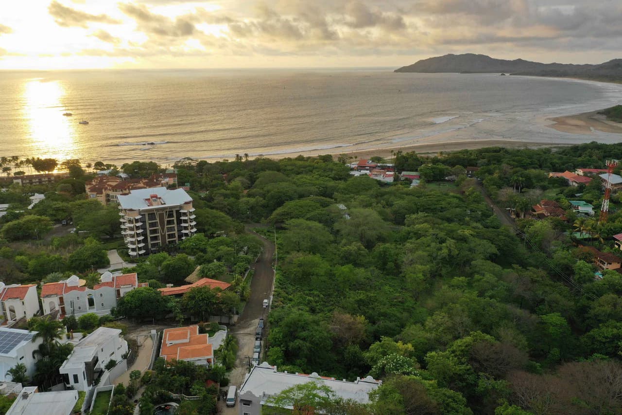 Air T-II: Tamarindo Development Property Right in Town - photo 3