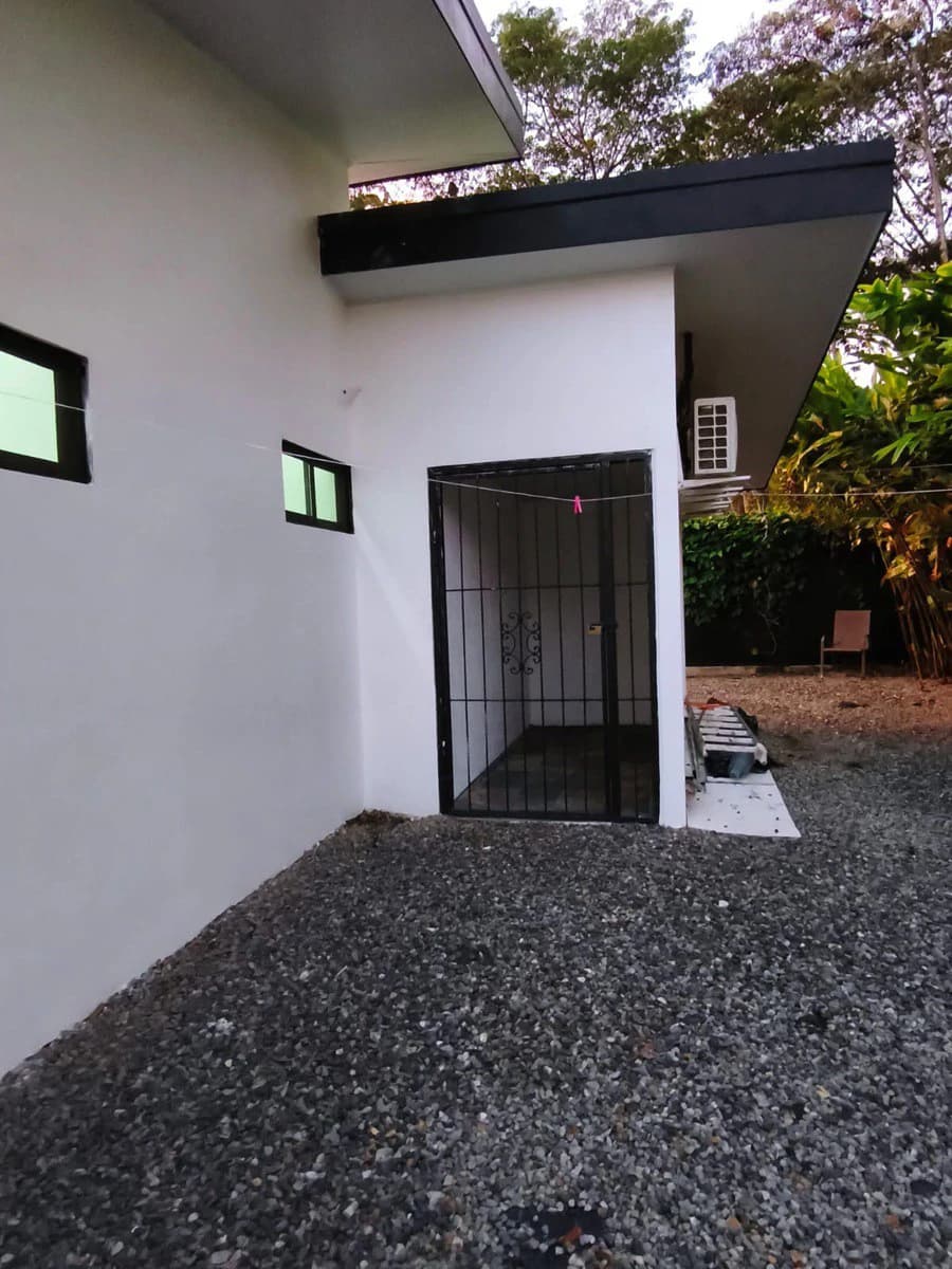 Butterfly Wings House 3 Bed 2 Bath Walking Distance To Town - photo 35