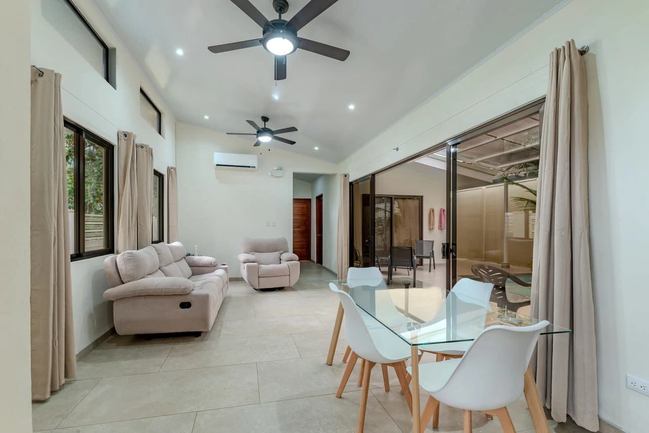 Modern 3-Bedroom Home Near Marino Ballena National Park – Central Uvita - photo 5