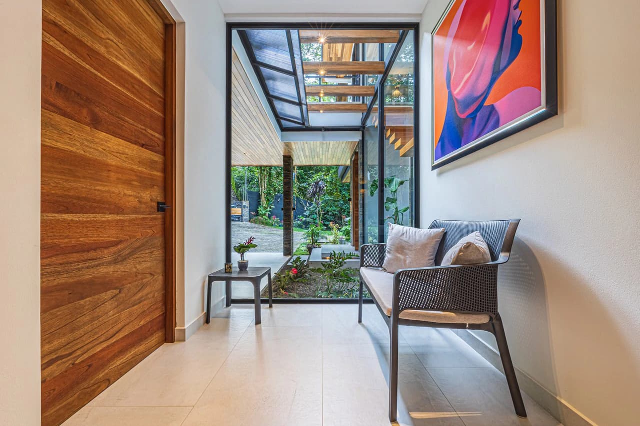 Casa Koules: Architectural 5-Bedroom Oceanview Estate in Prestigious Costa Verde Estates - photo 27