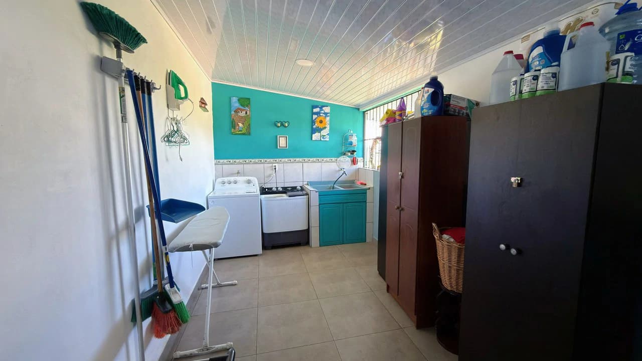 Countryside House For Sale in San Pedro - photo 9