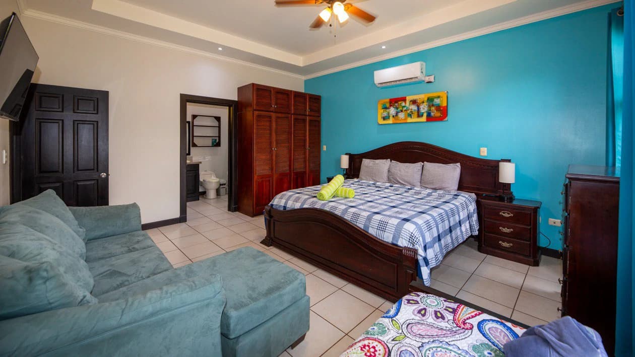 Fantastic Casa Oasis, walk to the beach in Bejuco!: Private Pool in Highly Sought after Neighborhood Ner the beach! - photo 9