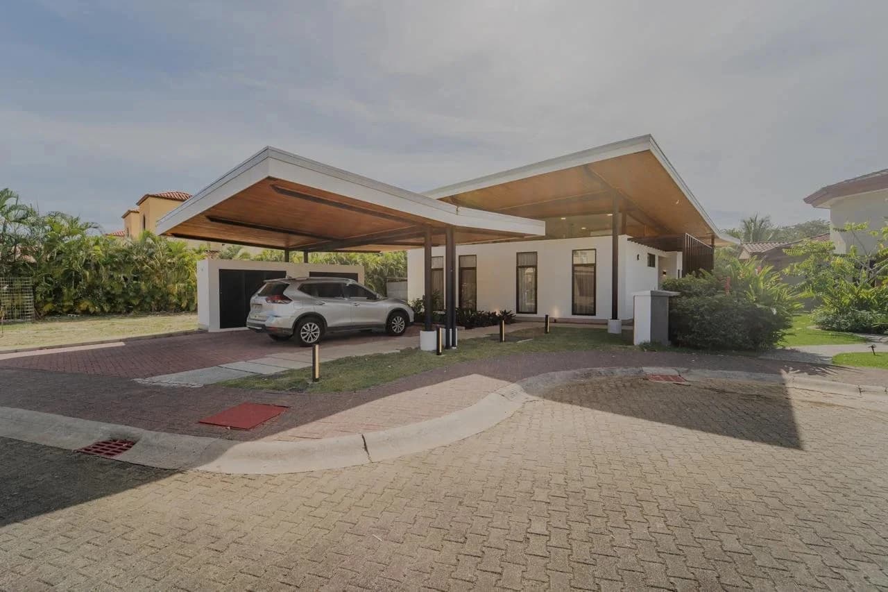 Luxury Casa Golf $1,200,000 USD: Golf-Front Architectural Estate in Los Delfines Golf & Country Club - photo 17